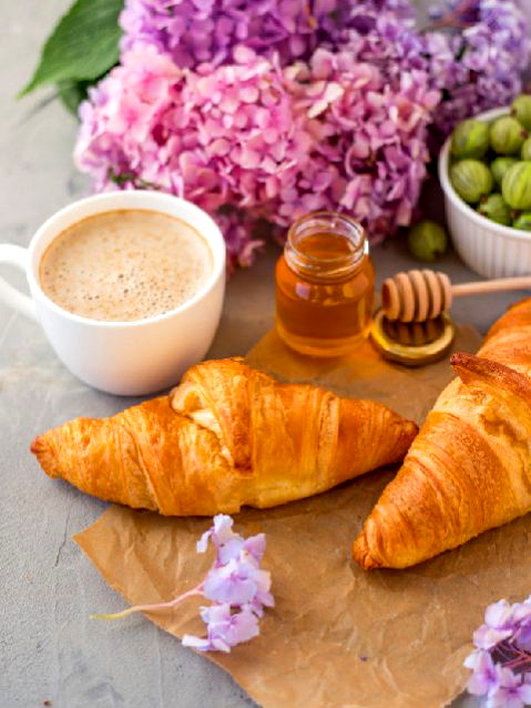 Картина по номерам 40x50 Красивый завтрак с кофе и круассанами