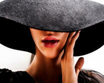 Без бренда «Дама в стильной шляпе» во Владивостоке